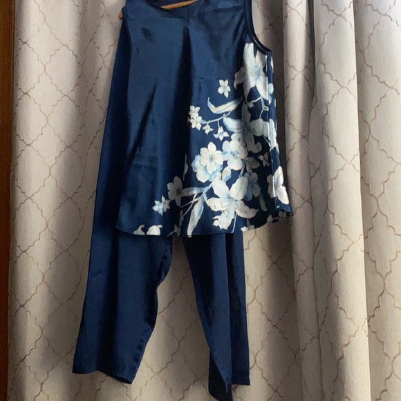 #Jones New York PJs - Picture 2 of 3